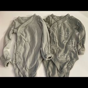 Lot of baby onesies size 0-3 mainly girl